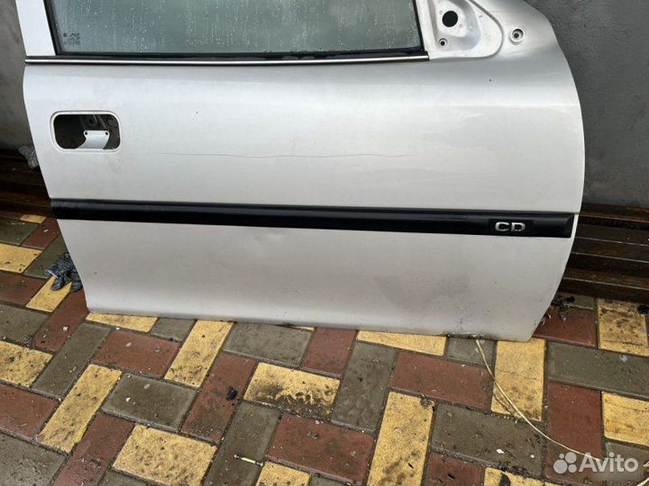 Дверь передняя правая Opel Vectra 1.6