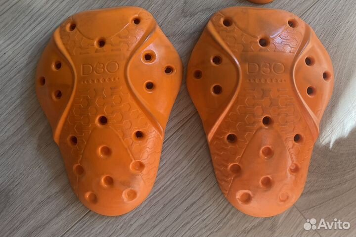 Вставка в куртку защита Плечи