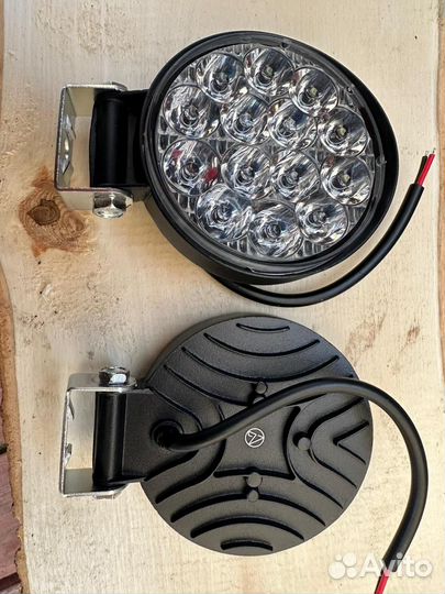 Фара LED универсальная круглая 42w