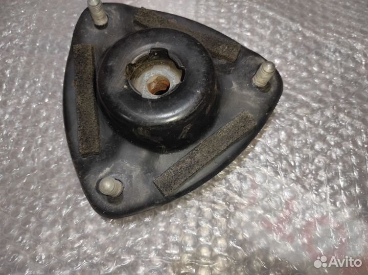 Опора амортизатора Toyota Camry 70