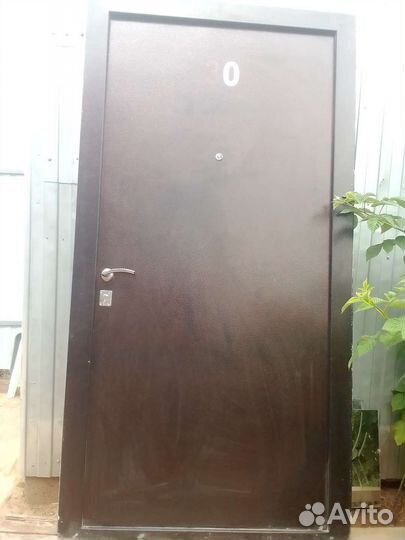 Дверь входная металлическая