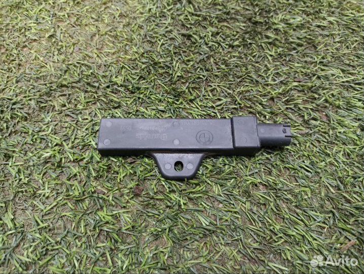 Антенна бесключевого доступа Bmw 5 G30 Lci седан