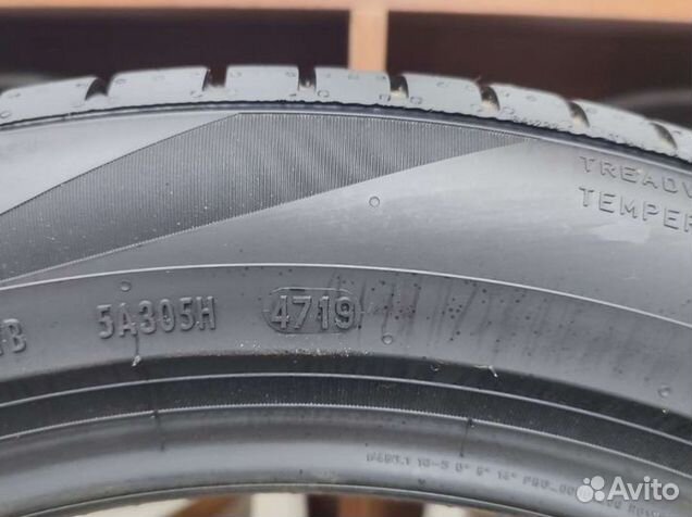 Pirelli P Zero Sports CAR 255/45 R19