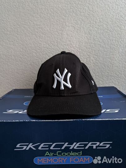 Чёрная кепка New Era