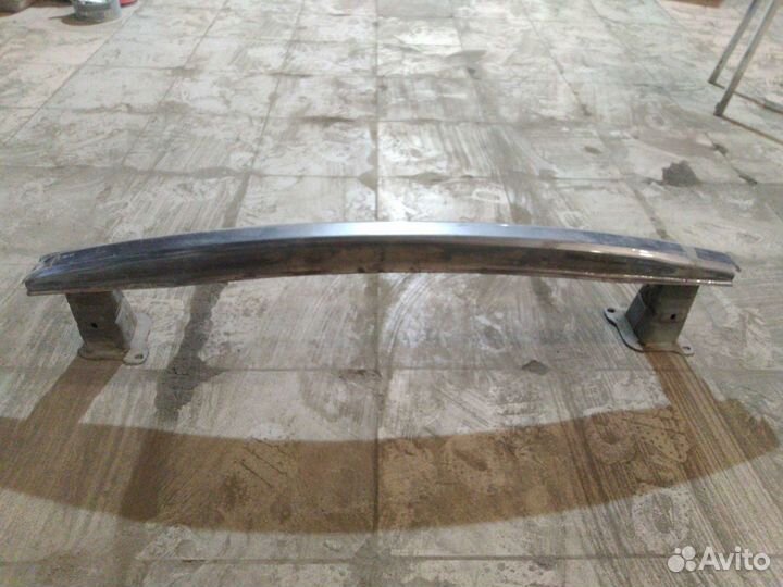 Усилитель бампера Skoda Fabia