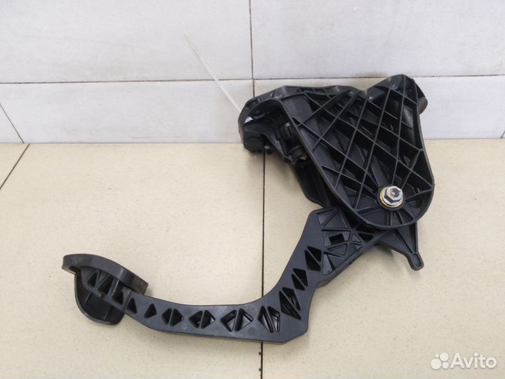 Педаль сцепления Jetta 2006-2011