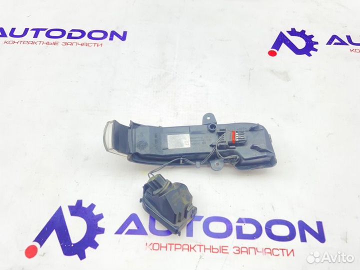 Повторитель поворота левый Mercedes E W211