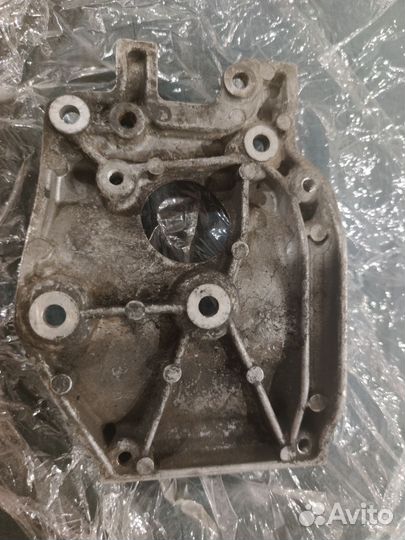 Кронштейн компрессора кондиционера Peugeot Partner