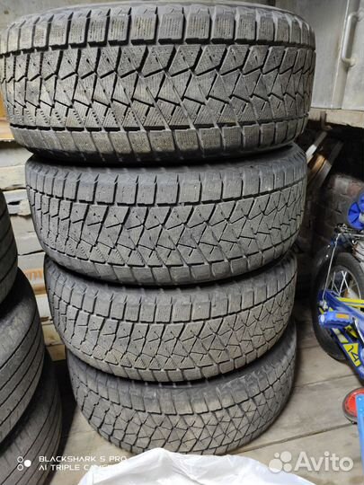 Bridgestone Blizzak DM-V2 235/55 R18 100T