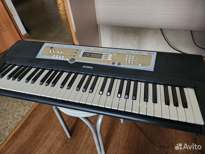 Yamaha PSR-R200