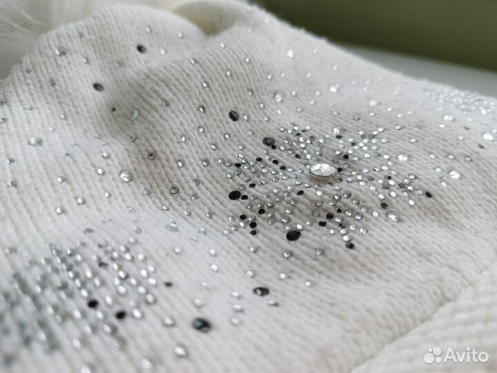 Шапки с помпонами для девочки