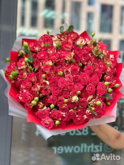 Букет из кустовых роз