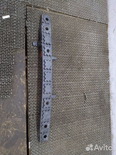 Усилитель бампера Dodge Caravan 2008, 2012