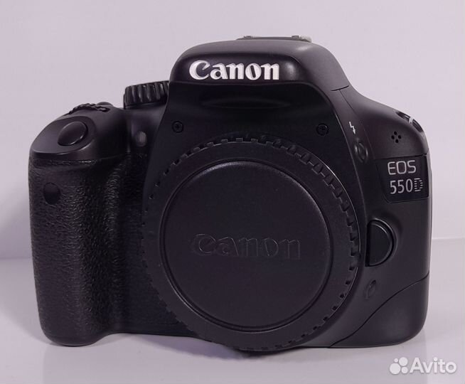 Canon EOS 550D EF-S 18-55mm f/3.5-5.6 III Kit