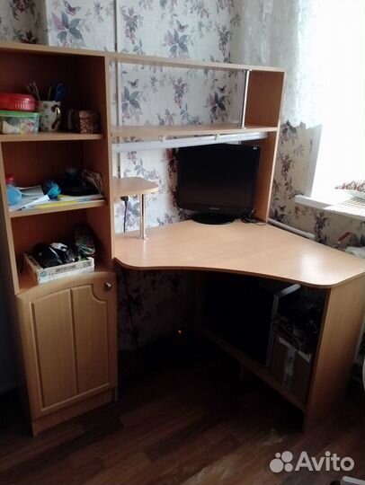 Компьютерный стол