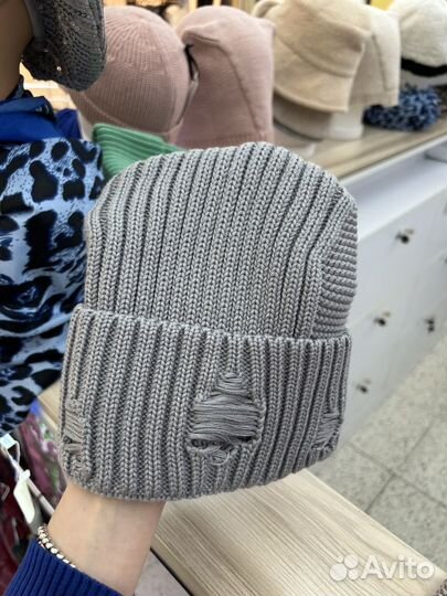 Шапки новые женские с ушками