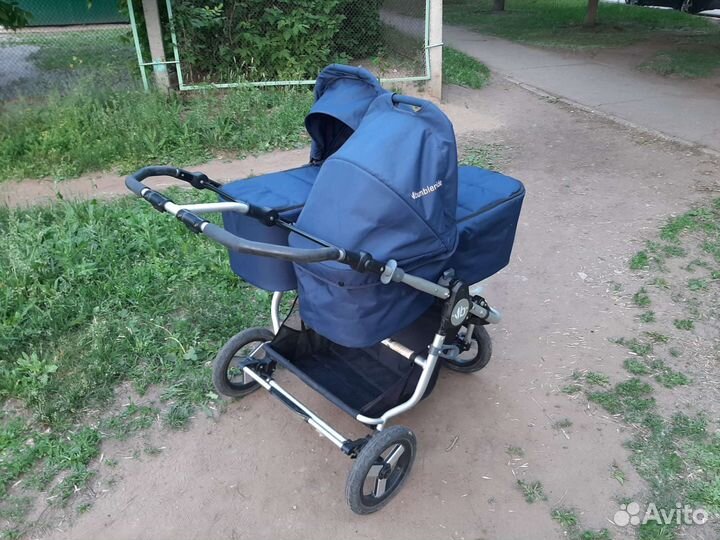 Коляска для двойни bumbleride