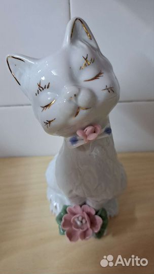 Статуэтка кошка