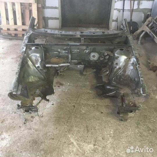 Лонжерон передний левый Ауди 80 90 Б4