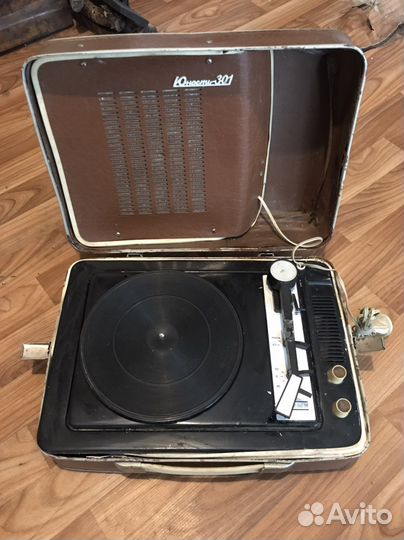 Проигрыватель юность 301