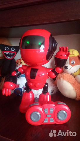 Робот(29см) с пультом управления