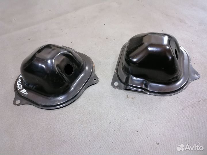 Колпак заднего аморт.салона Toyota Lite Ace 1989