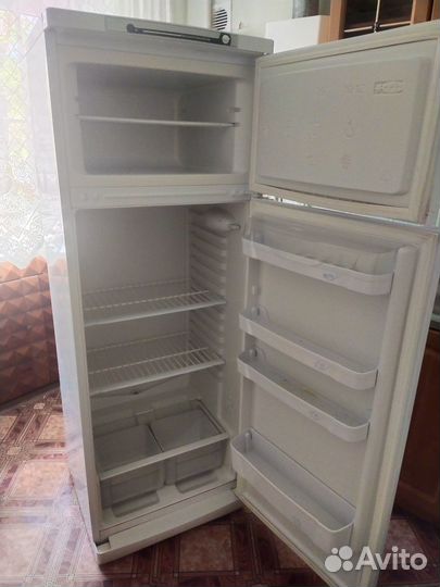 Холодильник бу indesit