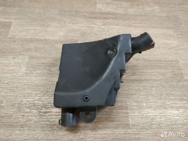 Корпус блока предохранителей Renault Logan Sandero