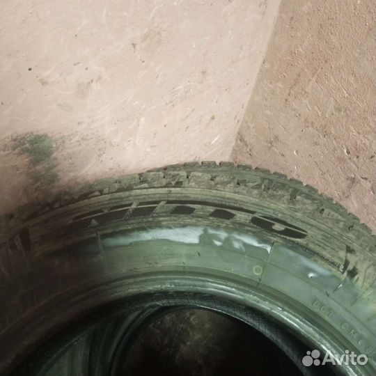 Nitto Therma Spike 235/65 R17