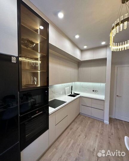 Кухня в потолок в 2 ряда под ключ