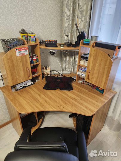 Компьютерный стол