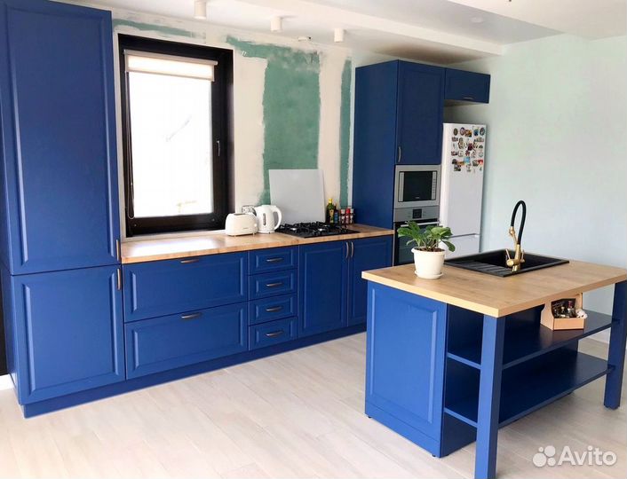 Кухня с барной стойкой островом