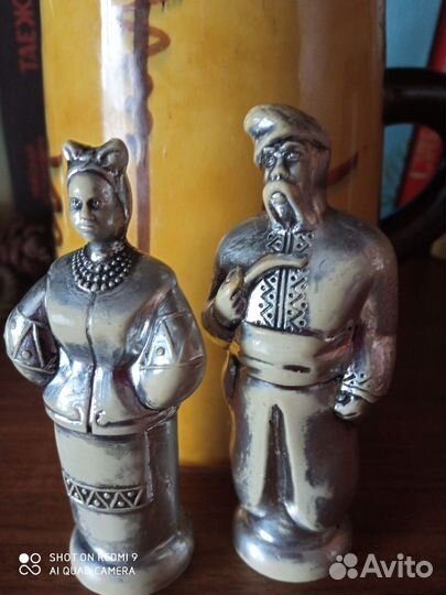 Карась и. Одарка статуэтки