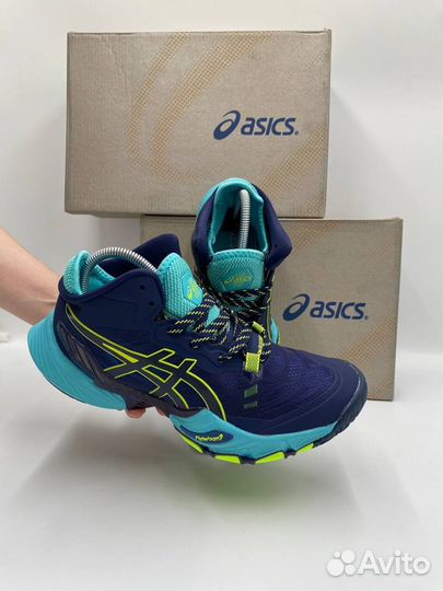 Кроссовки asics