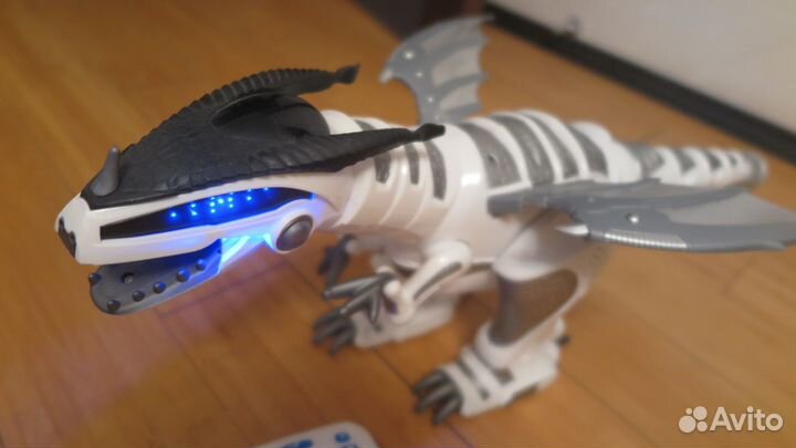 Рoбот динозавра нa пу