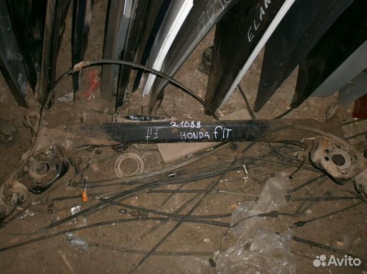 Балка задняя honda FIT