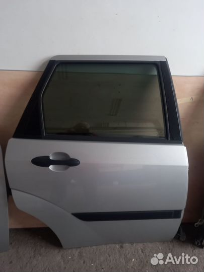 Дверь правая задняя Форд Фокус 1