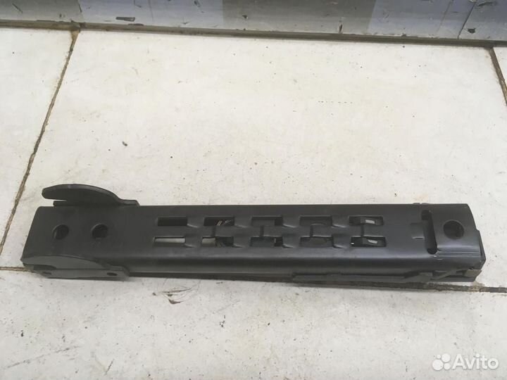 Механизм регулировки ремня безопасности Passat B6