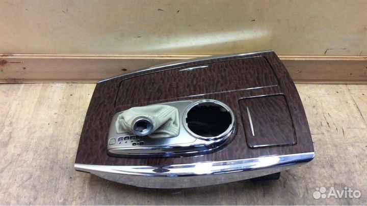 Консоль кулисы кпп Infiniti QX56 Z62 2010-2022