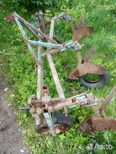 Культиватор с окучниками