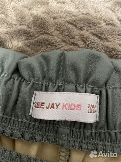 Продам вещи на девочку Глория джинс р. 128