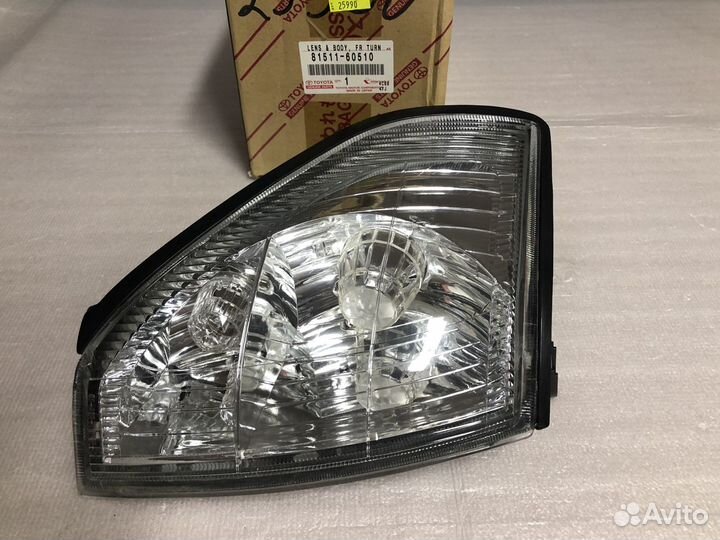 Поворотник пер прав toyota LC90 8151160510