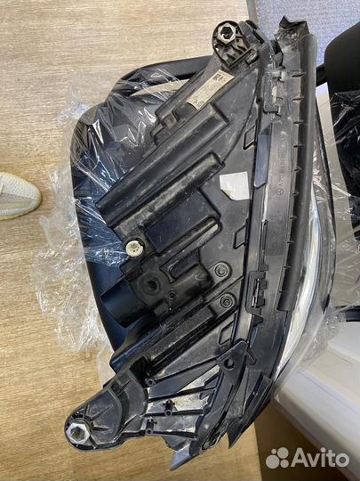 Фара передняя правая Mercedes W213