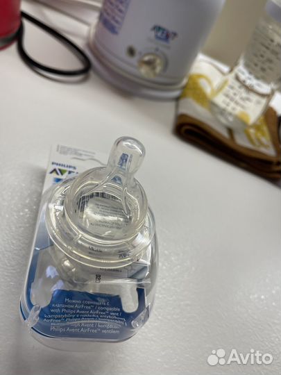 Бутылочка avent новая и соски 0+, и соски 6+