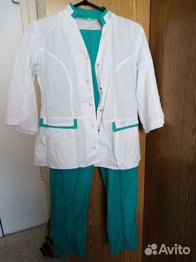 Медицинский костюм женский 44 размер