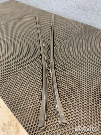 Молдинг лобового стекла передний Bentley