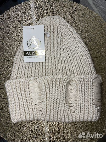 Шапка женская рваная бини распустившаяся