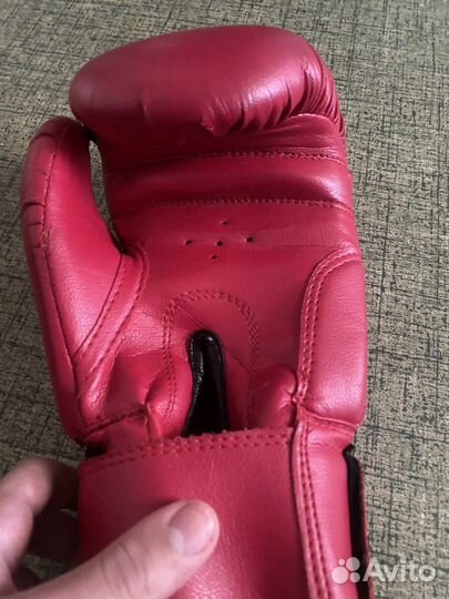 Боксерские перчатки everlast 10 oz