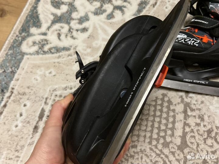 Коньки хоккейные