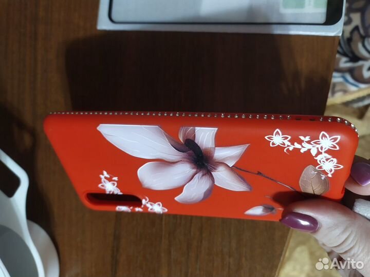 Чехол на телефон